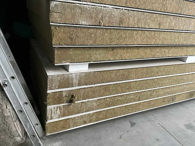 Lot sandwichpanelen - afbeelding 5 van  6