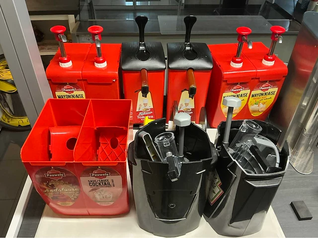 Lot sauspompen overige restaurantinrichting (7x) - afbeelding 1 van  2
