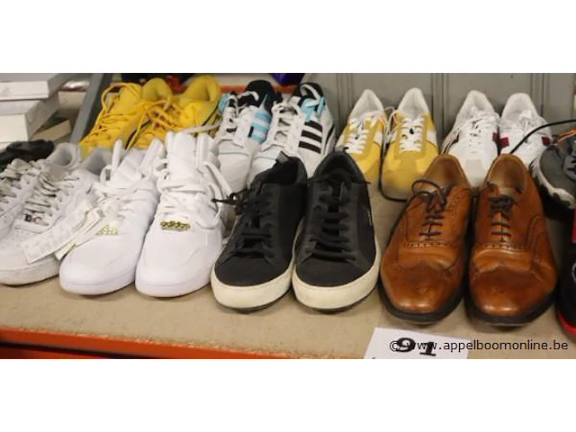 Lot schoenen - afbeelding 1 van  4