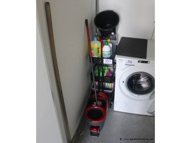 Lot schoonmaakmiddelen/accesoires - afbeelding 1 van  1