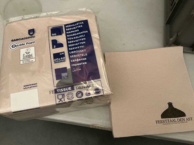 Lot schorten en servietten - afbeelding 6 van  8