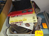 Lot schuurpapier - afbeelding 1 van  1