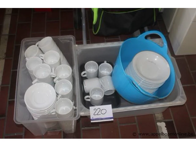 Lot servies - afbeelding 1 van  1