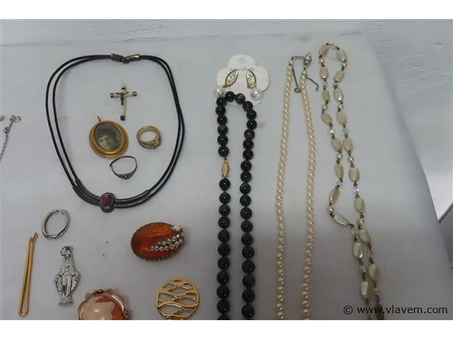 Lot sieraden volgens foto - afbeelding 4 van  6