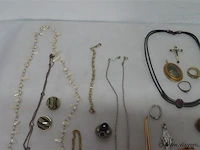 Lot sieraden volgens foto - afbeelding 5 van  6