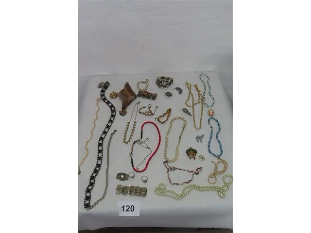 Lot sieraden volgens foto - afbeelding 1 van  7