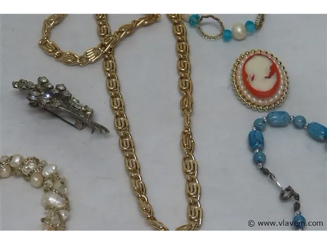 Lot sieraden volgens foto - afbeelding 7 van  7