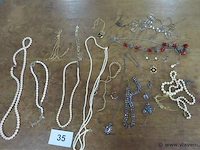 Lot sieraden - afbeelding 1 van  5