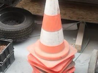 Lot signalisatiekegels - afbeelding 1 van  2
