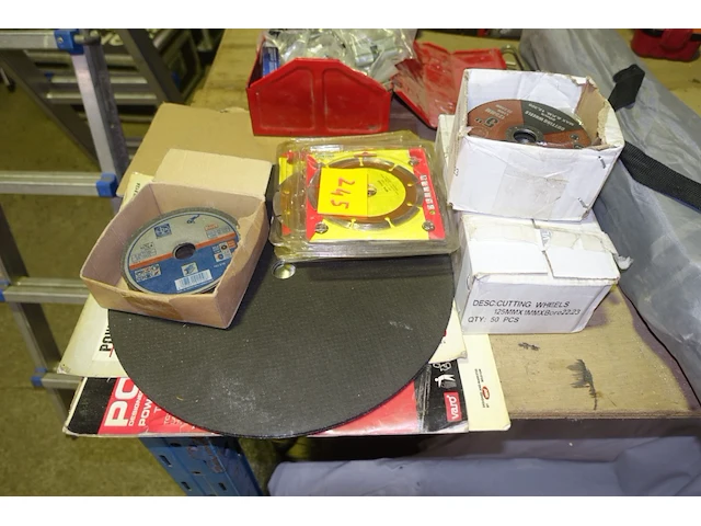 Lot slijpschijven (+/- 100 stuks) - afbeelding 1 van  2