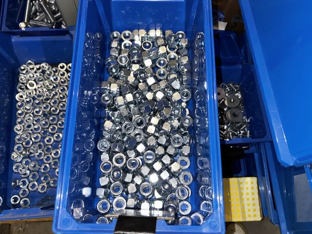 Lot sorteerbakken met inhoud - afbeelding 11 van  17