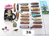 Lot souveniers - afbeelding 1 van  3