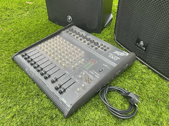 Lot: speakers mackie thumbnail / devine artis / mengpaneel - afbeelding 8 van  9