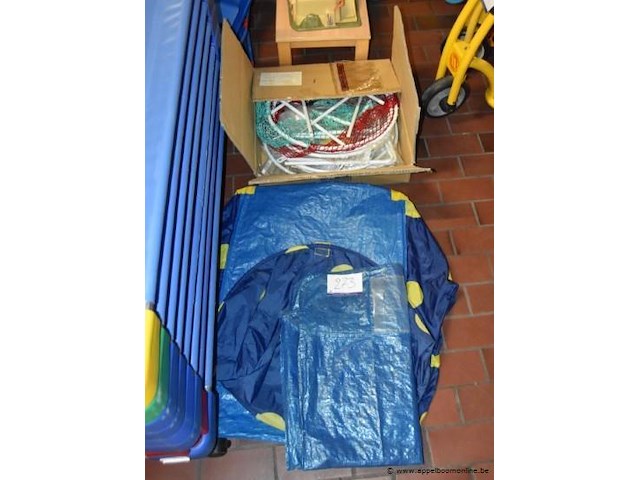 Lot speelgoed wo. basketbalring - afbeelding 1 van  1