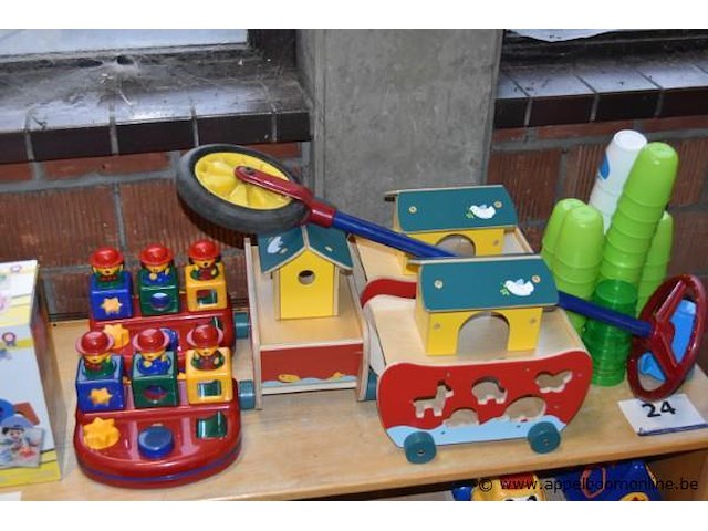 Lot speelgoed - afbeelding 4 van  4