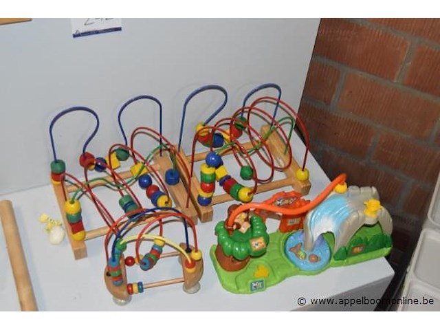 Lot speelgoed - afbeelding 2 van  3