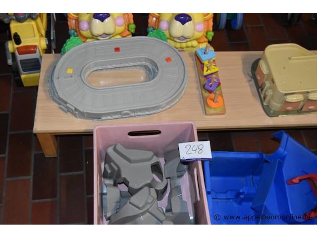 Lot speelgoed - afbeelding 3 van  3