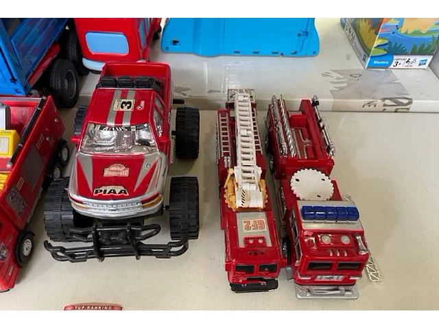 Lot speelgoedauto's - afbeelding 2 van  6