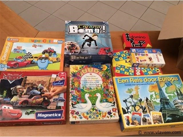 Lot spellen - afbeelding 2 van  3