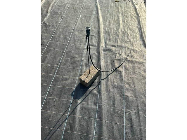 Lot sproeiers op stenen voet 50cm overige beregening (60x) - afbeelding 1 van  4