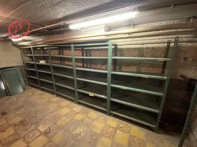 Lot stalen archiefrekken - afbeelding 1 van  1