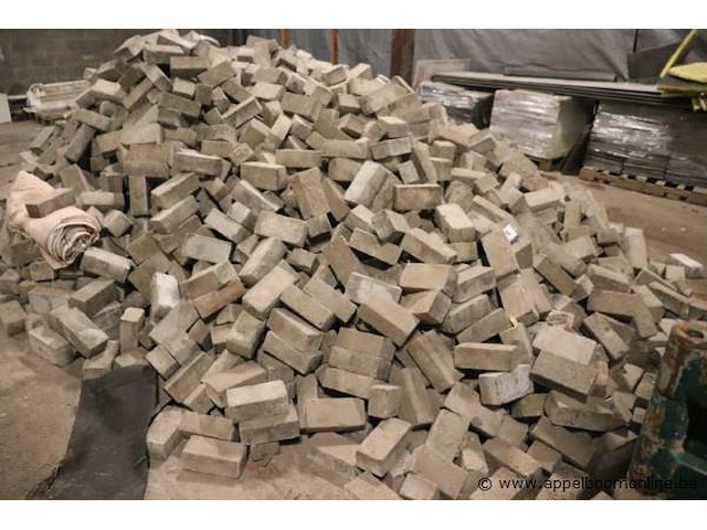 Lot stenen - afbeelding 1 van  1