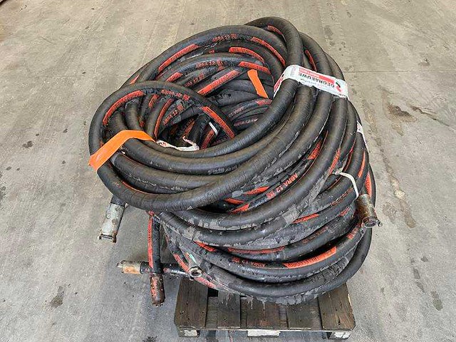 Lot straalslangen met koppelingen - afbeelding 1 van  11