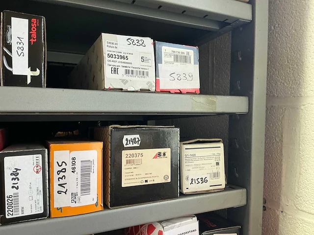 Lot stuur- en ophangingdelen - afbeelding 31 van  44