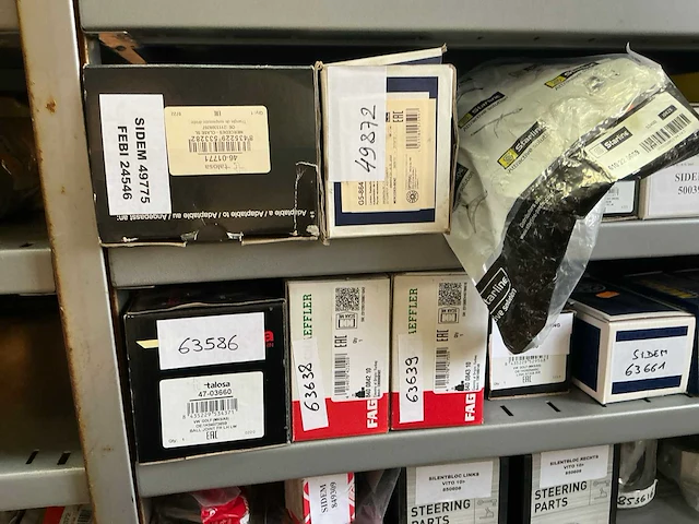 Lot stuur- en ophangingdelen - afbeelding 35 van  44