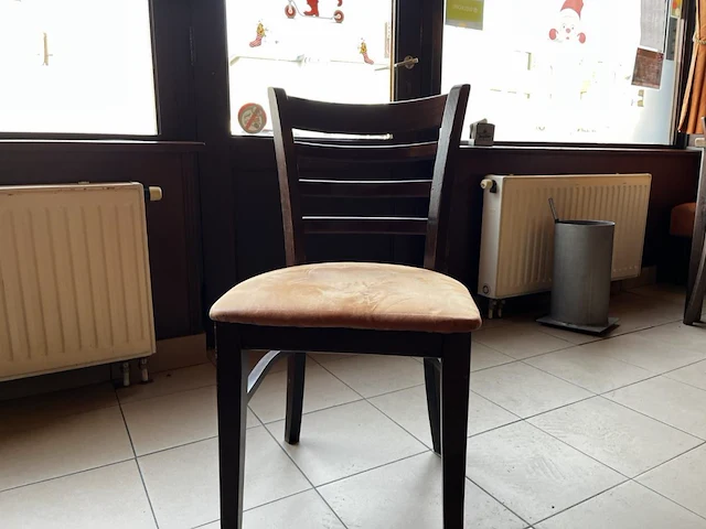 Lot tafels en stoelen - afbeelding 2 van  11