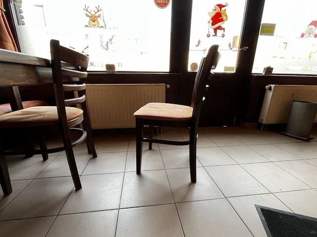 Lot tafels en stoelen - afbeelding 3 van  11