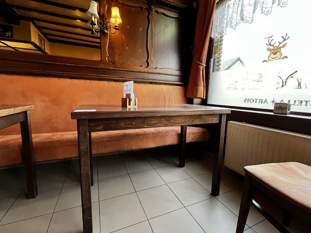 Lot tafels en stoelen - afbeelding 5 van  11