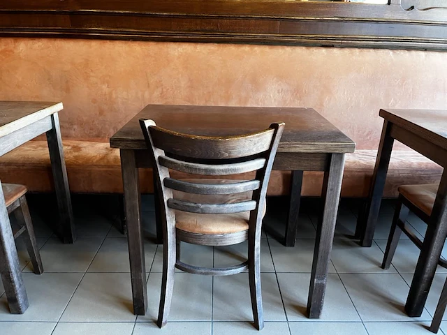 Lot tafels en stoelen - afbeelding 8 van  11