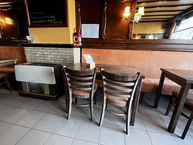 Lot tafels en stoelen - afbeelding 9 van  11
