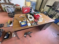 Lot tappen en boren inclusief tafel - afbeelding 1 van  11