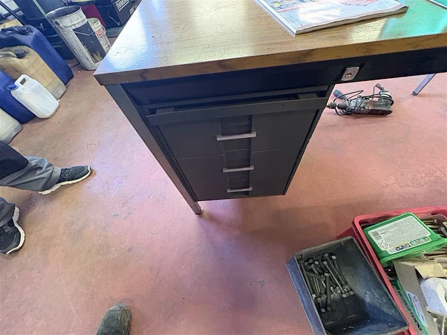 Lot tappen en boren inclusief tafel - afbeelding 10 van  11