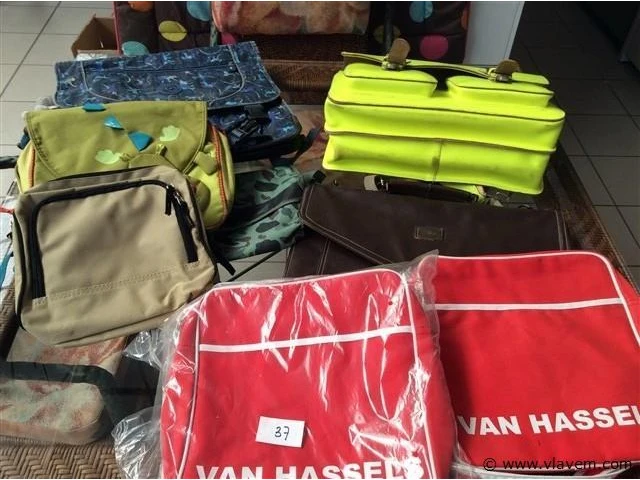 Lot tassen - afbeelding 1 van  3