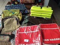 Lot tassen - afbeelding 1 van  3