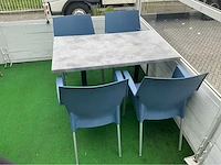 Lot terrastegels en stoelen terrasset - afbeelding 1 van  3