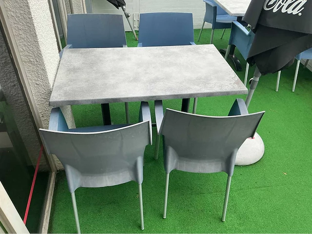 Lot terrastegels en stoelen terrasset - afbeelding 3 van  3