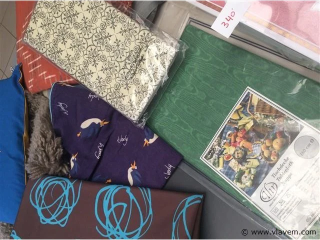 Lot textiel - afbeelding 3 van  4
