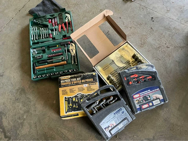 Lot torx sleutels, inbussleutel en gereedschap - afbeelding 1 van  8