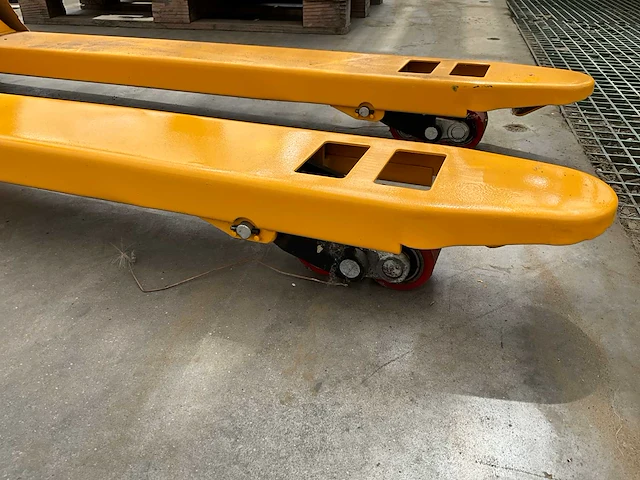 Lot transpallet 2500kg (x6) - afbeelding 2 van  8