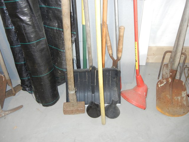 Lot tuingerei - afbeelding 2 van  2
