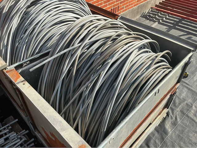 Lot tunnelboogjes pvc overige teeltmateriaal; (150x) - afbeelding 1 van  5