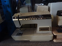 Lot van 10 naaimachines - afbeelding 2 van  4