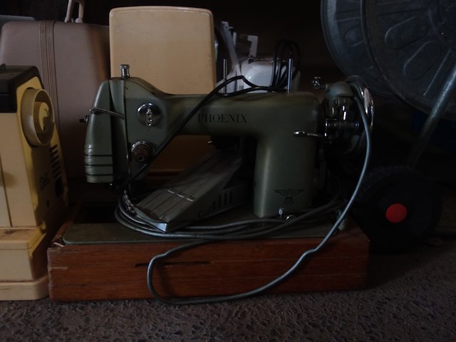 Lot van 10 naaimachines - afbeelding 4 van  4