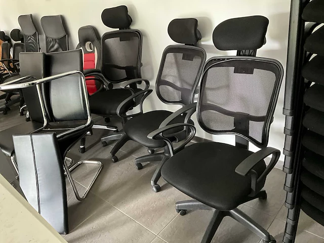 Lot van 13 bureaustoelen - afbeelding 1 van  8