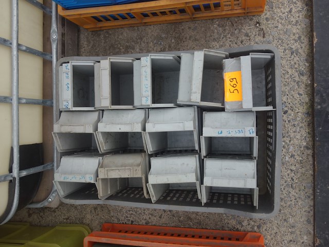 Lot van 13 grijze bakjes - afbeelding 1 van  1