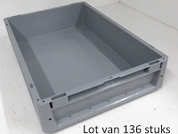 Lot van 136 euronorm stapelbakken ne 6412 - afbeelding 1 van  1